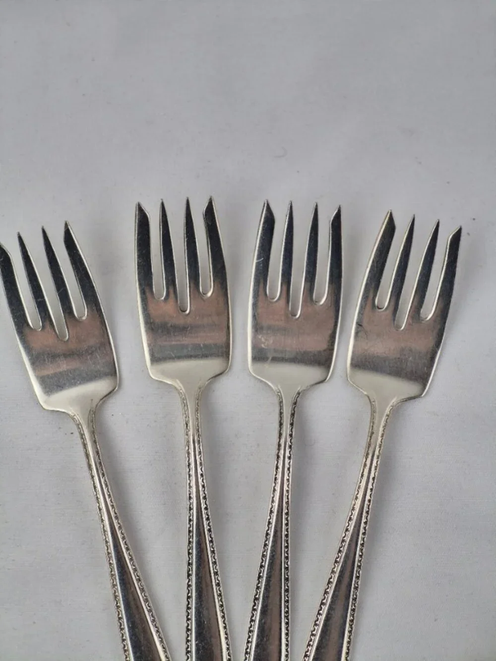 Luxor Plate Wallace Dorothy Q Silverplate Dessert Forks Set of 4